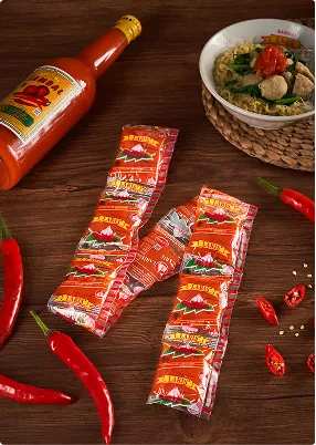 Sachet Saus Sambal Laris dengan cabai merah dan mi ayam